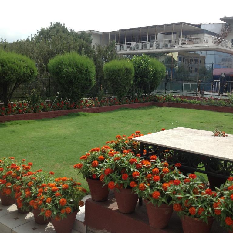 Hotel Mountain Kathmandu Exterior photo